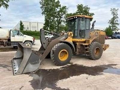 John Deere 624 P-Tier Wheel Loader