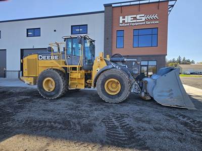 John Deere 744K Wheel Loader