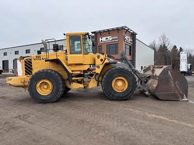 Volvo L220E Wheel Loader