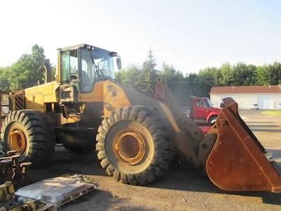 Volvo L220F Wheel Loader