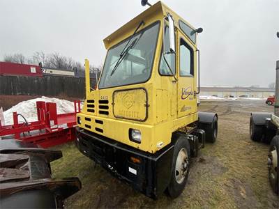 Capacity TJ5000 Yard Spotter Truck - Cummins, Automatic