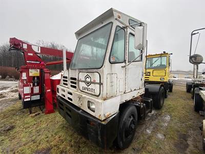 Capacity TJ5000 Yard Spotter Truck - Cummins, Automatic