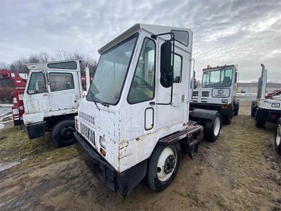 Ottawa YT30 Yard Spotter Truck - Cummins, Automatic