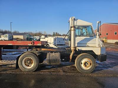 Ottawa YT30 Yard Spotter Truck