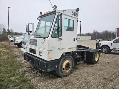Ottawa YT30 Yard Spotter Truck