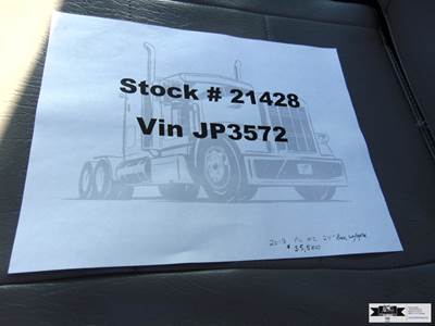 2018 Marathon 24 ft with 3000 pound liftgate Box Truck - KUV Medium Roof Enclosed Service Van Body