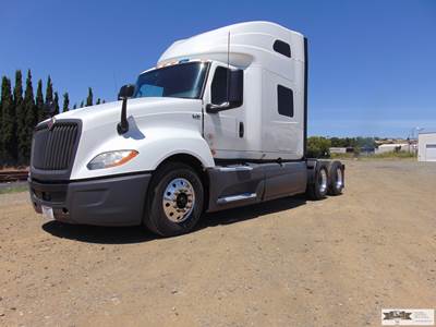 2020 International LT625 Sleeper Semi Truck