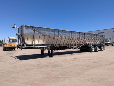 BTR 53x102 Tri Axle Stainless Steel Belt Trailer - Air Ride, Fixed Axle