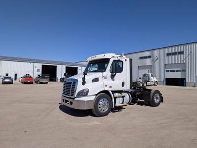 Freightliner Cascadia 113 Single Axle Day Cab Truck - Detroit 434HP, 12 Speed Dt12 Amt