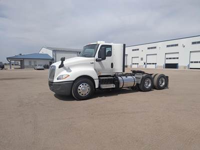 International LT Day Cab Truck - Cummins 450HP, 13 Speed Amt