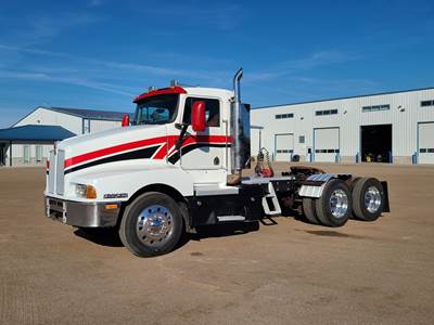 Kenworth T600 Day Cab Truck - Detroit 430HP, 10 Speed Manual