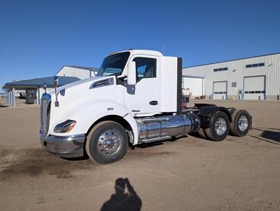 Kenworth T680 Day Cab Truck - Paccar 450HP, 10 Speed Manual