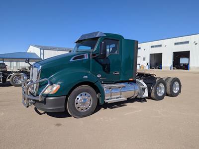 Kenworth T680 Day Cab Truck - Paccar 450HP, 12 Speed Amt