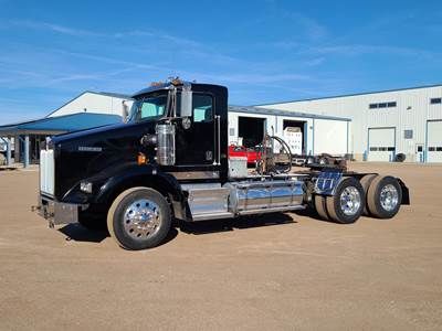 Kenworth T800 Day Cab Truck - Paccar 455HP, 18 Speed Ultrashift Plus Amt