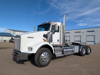 Kenworth T800 Day Cab Truck - Cummins 485HP, 18 Speed Manual