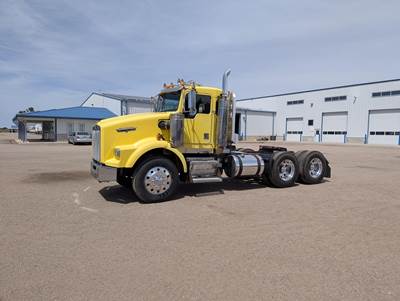 Kenworth T800 Day Cab Truck - Cummins 500HP, 9 Speed Manual