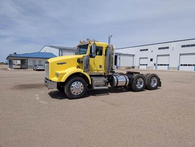 Kenworth T800 Day Cab Truck - Cummins 500HP, 9 Speed Manual