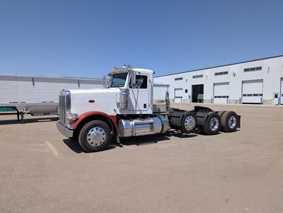 Peterbilt 389 Tri Axle Day Cab Truck - Paccar 450HP, 13 Speed Manual