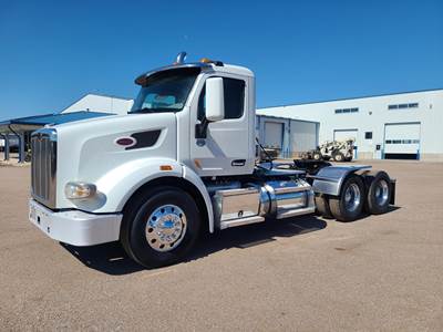 Peterbilt 567 Day Cab Truck - Paccar 455HP, 13 Speed Manual
