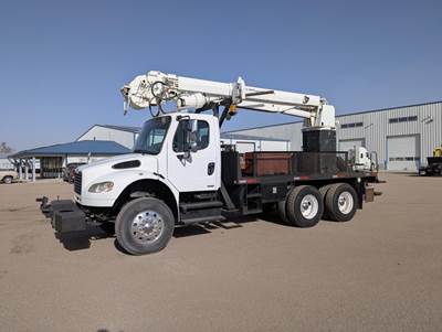 Freightliner M2 112 Tracked Digger Derrick - Automatic, 2004 ALTEC D945B Digger Derrick