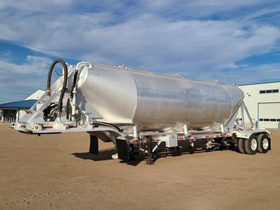 Beall 42x96 Tandem Axle Aluminum Dry Bulk / Pneumatic Tank Trailer - Air Ride, Fixed Axle