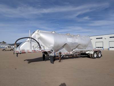 MAC 42x96 Tandem Axle Aluminum Dry Bulk / Pneumatic Tank Trailer - Air Ride, Fixed Axle