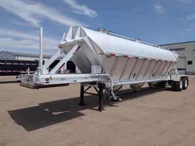 NORTHERN 1000 CF PNEUMATIC Dry Bulk / Pneumatic Tank Trailer