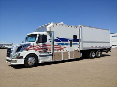 Volvo VNL64T300 ARI Tandem Axle Expeditor / Hot Shot Truck - Cummins, 565HP, 10 Speed Autoshift Automatic