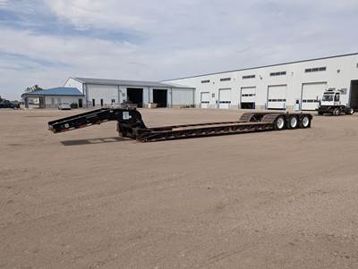 Fontaine 51x102 Tri Axle Steel Lowboy Trailer - Air Ride, Fixed Axle