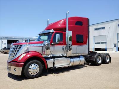International LoneStar Sleeper Semi Truck - Raised Roof Sleeper, Cummins 485HP, 12 Speed Ultrashift Plus Amt