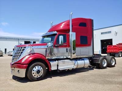 International LoneStar Sleeper Semi Truck - Raised Roof Sleeper, Cummins 485HP, 12 Speed Ultrashift Plus Amt