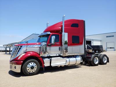 International LoneStar Sleeper Semi Truck - Raised Roof Sleeper, Cummins 485HP, 12 Speed Ultrashift Plus Amt