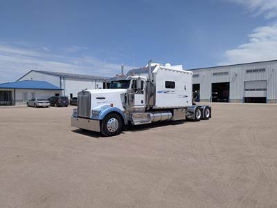 Kenworth W900 Sleeper Semi Truck - 11" Raised Roof Sleeper, Caterpillar 550HP, 13 Speed Manual