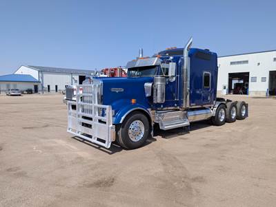 Kenworth W900 Tri Axle Sleeper Semi Truck - Mid Roof Sleeper, Caterpillar 550HP, 18 Speed Manual
