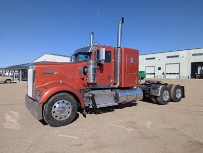 Kenworth W900L Sleeper Semi Truck - Flat Top Sleeper, Cummins 450HP, 10 Speed Amt