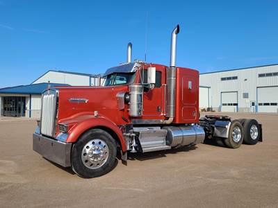 Kenworth W900L Sleeper Semi Truck - Flat Top Sleeper, Cummins 450HP, 10 Speed Ultrashift Amt