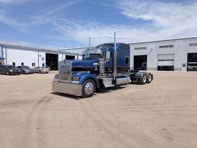 Kenworth W900L Sleeper Semi Truck - Mid Roof Sleeper, Caterpillar 475HP, 10 Speed Manual