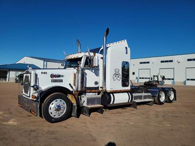 Peterbilt 379 Sleeper Semi Truck - 60" Raised Roof Sleeper, Caterpillar 425HP, 13 Speed Manual