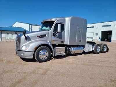 Peterbilt 579 Sleeper Semi Truck - 60" Mid Roof Sleeper, Paccar 450HP, 10 Speed Manual