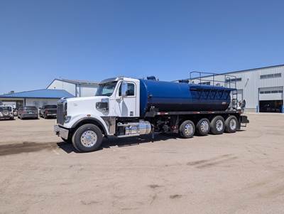 Freightliner Coronado 122 SD Quad Axle Vacuum Truck - Cummins, 500HP, 18 Speed Manual