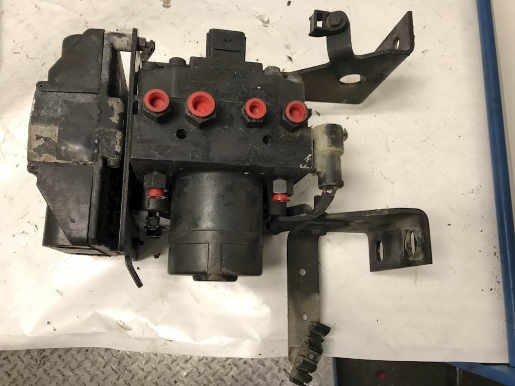 2005 International 4300 ABS Control Module For Sale Sioux Falls, SD