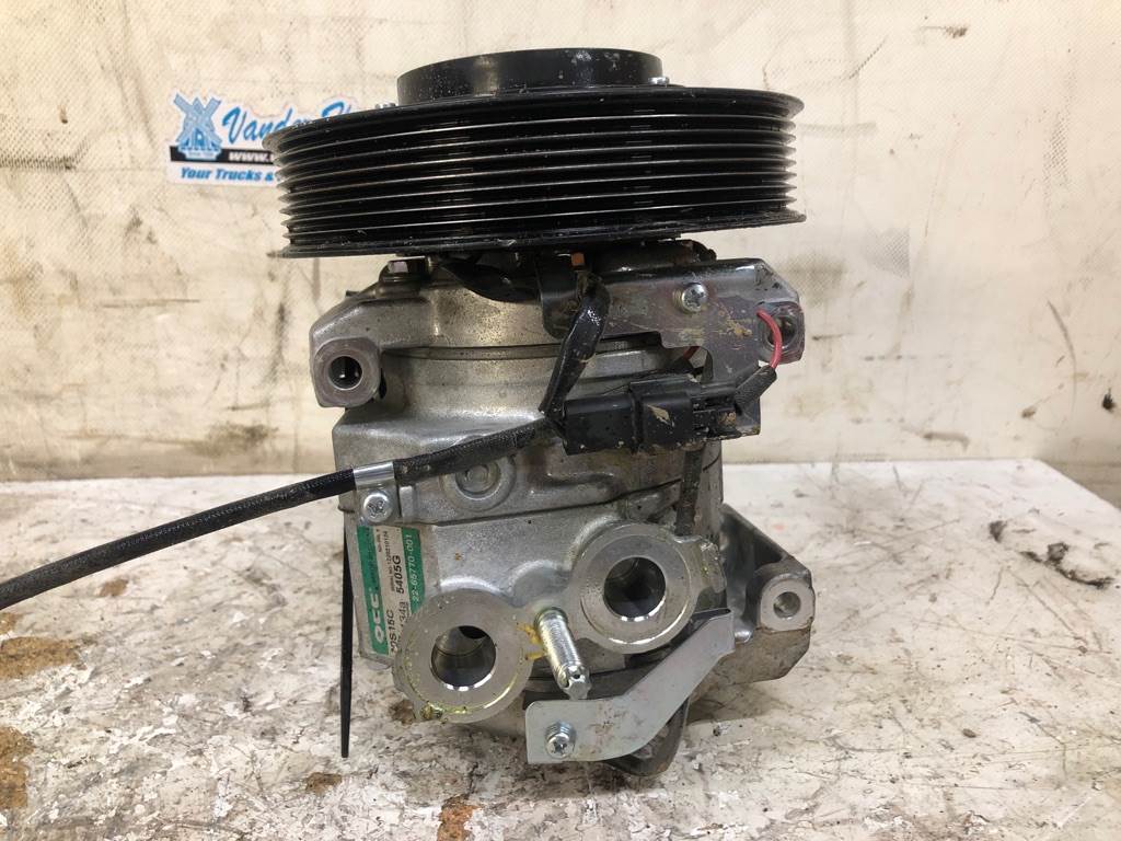 2015 Freightliner Cascadia A/C Compressor For Sale Council Bluffs, IA