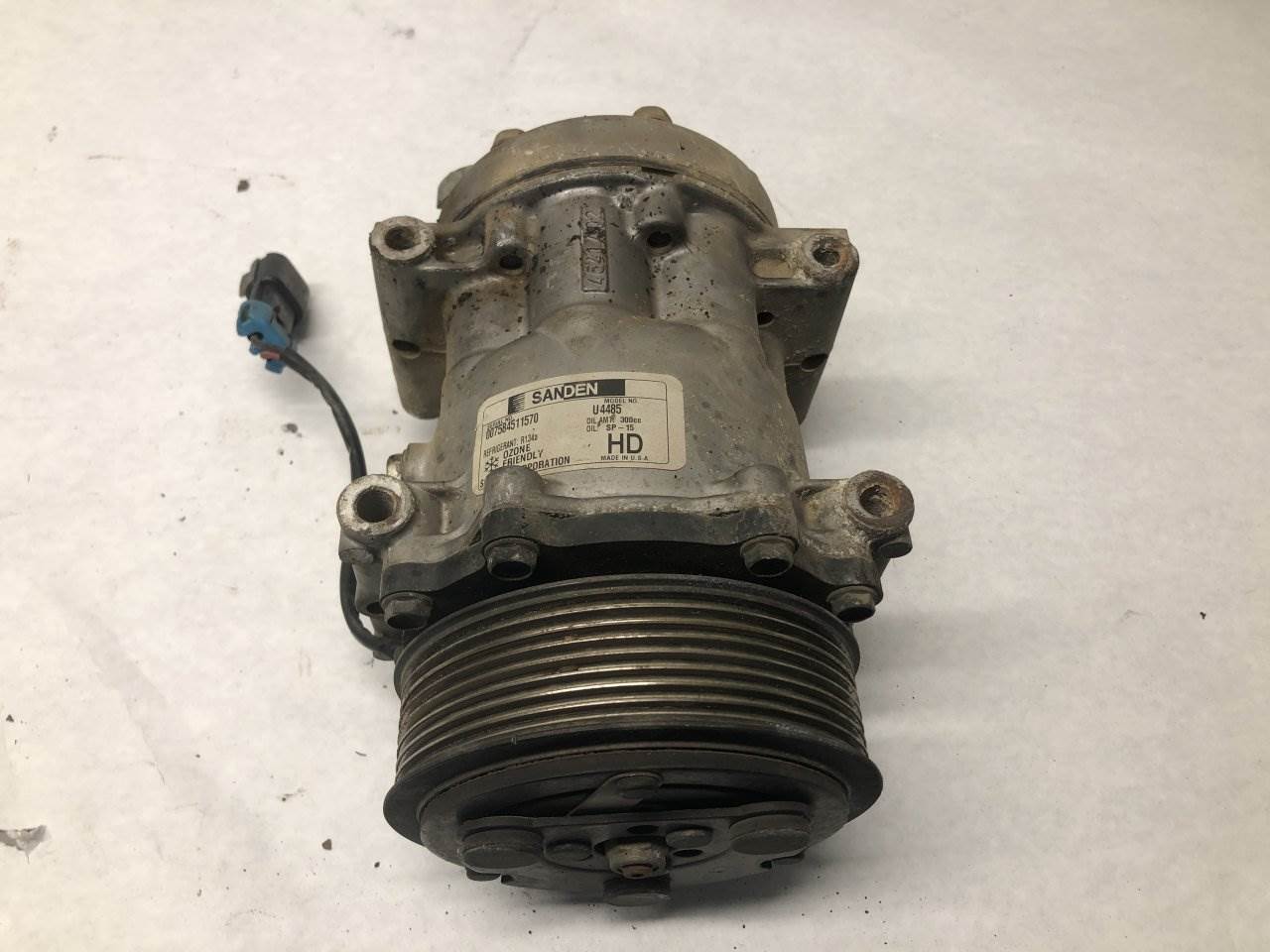 2005 Freightliner Columbia 120 A/C Compressor For Sale Sioux Falls