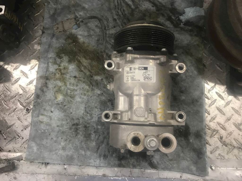 2004 Peterbilt 379 A/C Compressor For Sale Spencer, IA 24921649