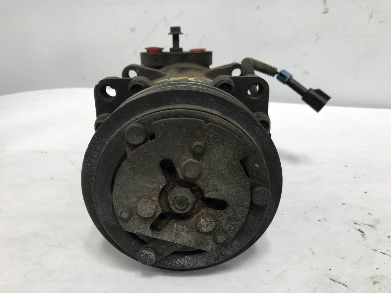 2003 Peterbilt 379 A/C Compressor For Sale Sioux Falls, SD F691000