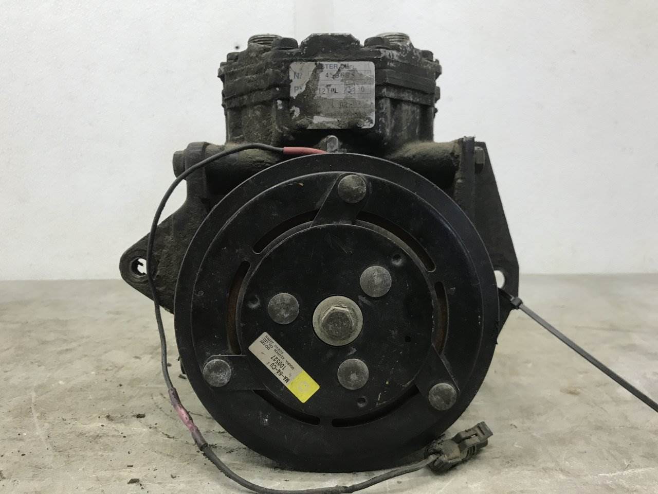 1997 Peterbilt 379 A/C Compressor For Sale Kansas City, MO 25322907