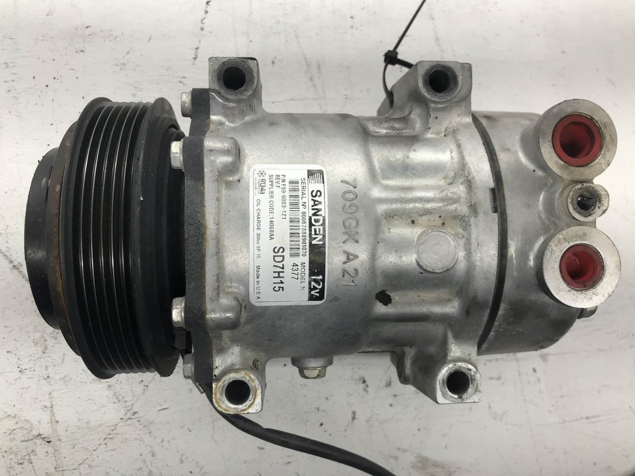 2007 Peterbilt 379 A/C Compressor For Sale Kansas City, MO F696003121