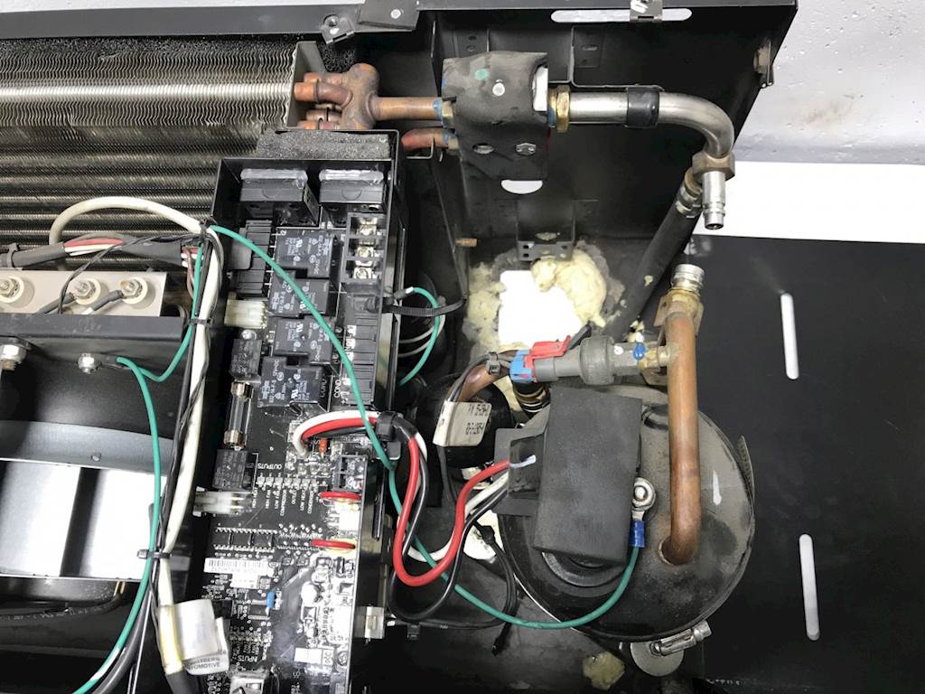 2014 Carrier 6000 Series Hvac Unit Apu For A Peterbilt 579 For
