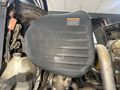 Caterpillar CT660 Air Cleaner / Air Filter Housing