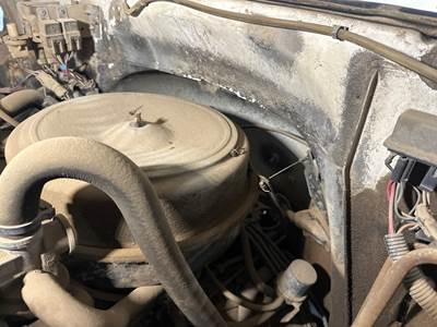 Chevrolet C70 Air Cleaner / Air Filter Housing